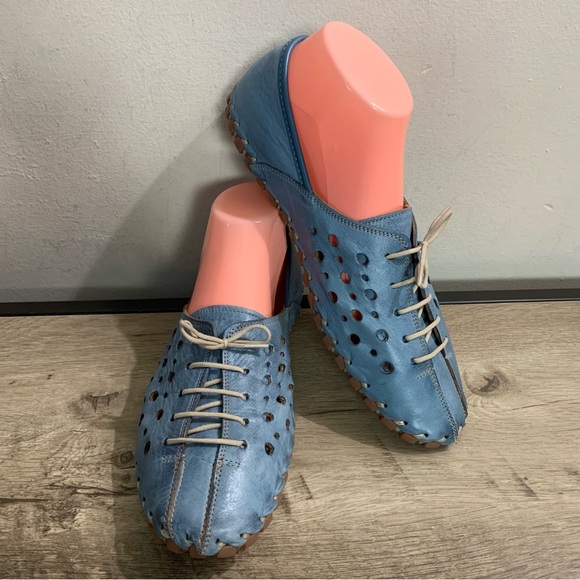Women's Blue Leather SPRING STEP Laser Cut-Out MOONWALK Flats COMFORT SHOES 41 - Picture 1 of 9